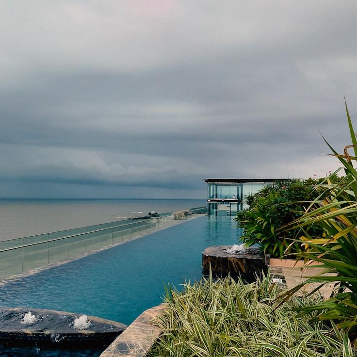 Family terraces and cafés for calm evenings in Toronto